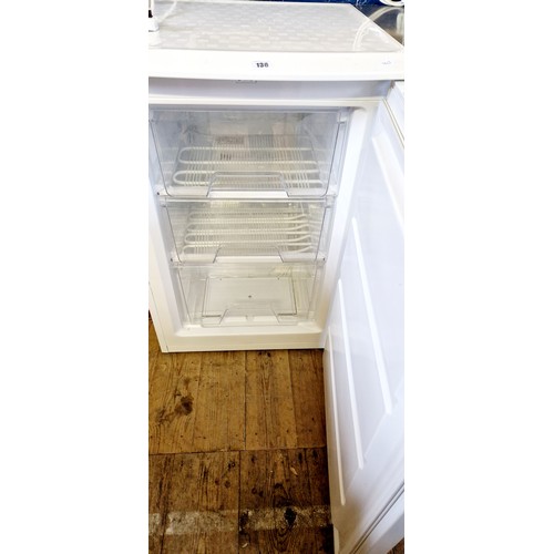 136 - Lec freezer