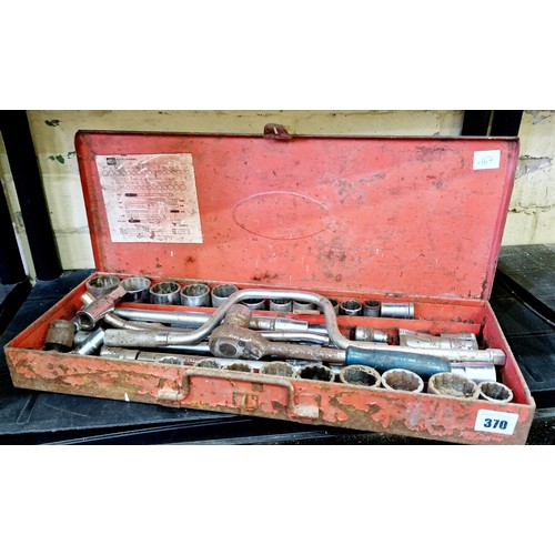 370 - Socket set