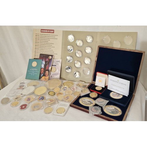 169 - A collection of GB gold plated, colour and other proof commemorative coins, including many EII and R... 