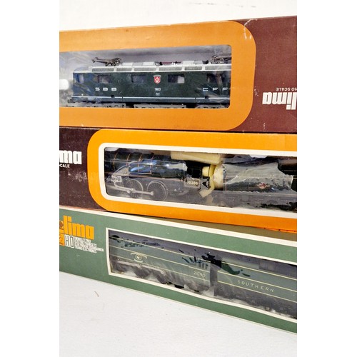 258 - 6 items of boxed Lima HO scale model railway, 2 locomotives with tender, diesel engine and 3 carriag... 