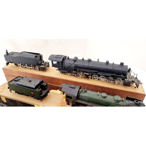 266 - 3 vintage boxed HO gauge locomotives and tenders incl. Tenshodo and Fulgerex