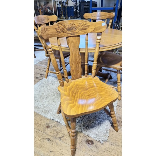 213 - Circular pedestal kitchen table and 4 splat back chairs