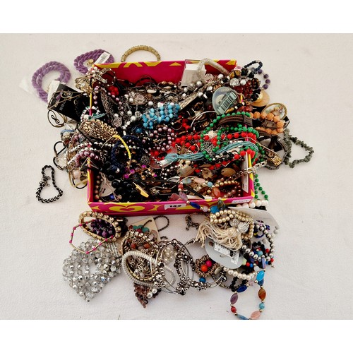 142 - Box of costume jewellery