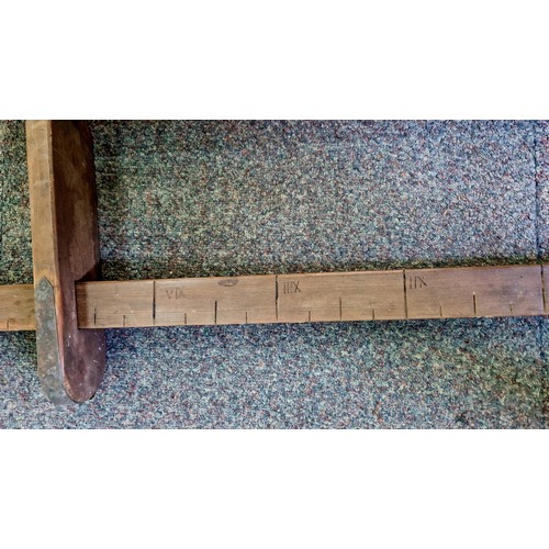 289 - Vintage wooden horse measuring stick with and an eel cleave