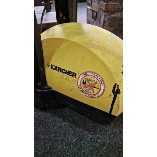 89 - Karcher 402 pressure washer