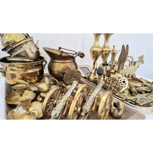 109 - Quantity of ornamental and brass ware