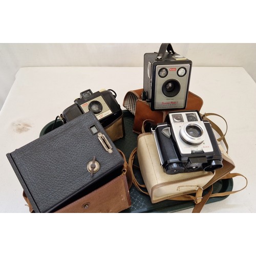 165 - Four various vintage Kodak Brownie cameras