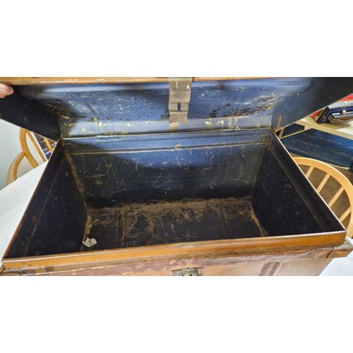 173 - Vintage tin trunk