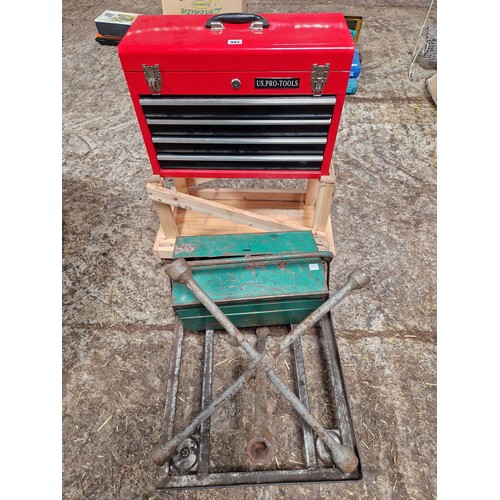 551 - Tool boxes wheel brace, workshop trolley etc