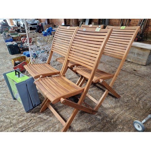 572 - Set of 4 folding teak garden chairs and folding dog ramp