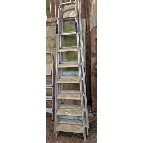 578 - Two pairs of aluminium step ladders