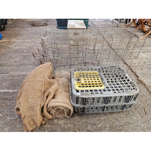 586 - Poultry carrier, rodent traps etc