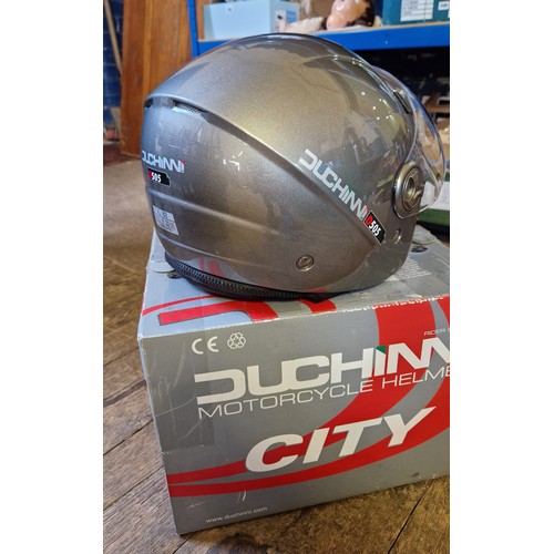 210A - City Duchinni motorcycle helmet (boxed as new)