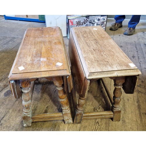 465A - Pair of early 20th century mahogany drop leaf occasional tables