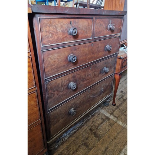 471 - Victorian mahogany straight front chest of 2 over 3 graduating drawers with bun handles