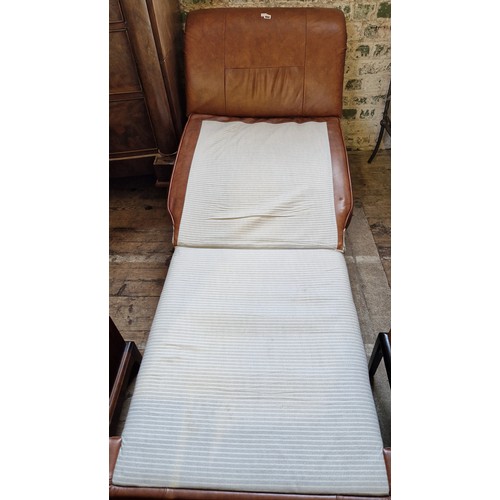 488 - Leatherette bed chair