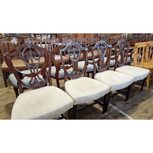 415 - Set of four mahogany Hepplewhite style pierced back dining chairs