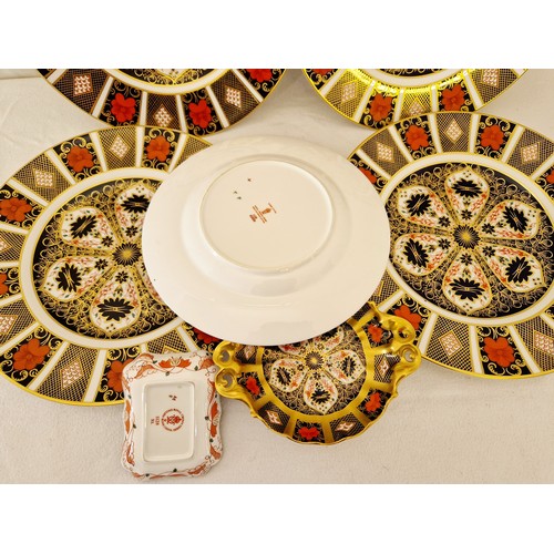 45 - Seven pieces of Crown Derby Imari