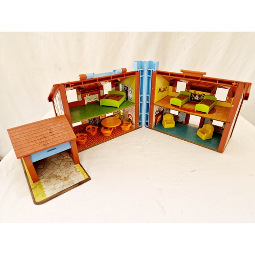 203 - Fisher Price dolls house