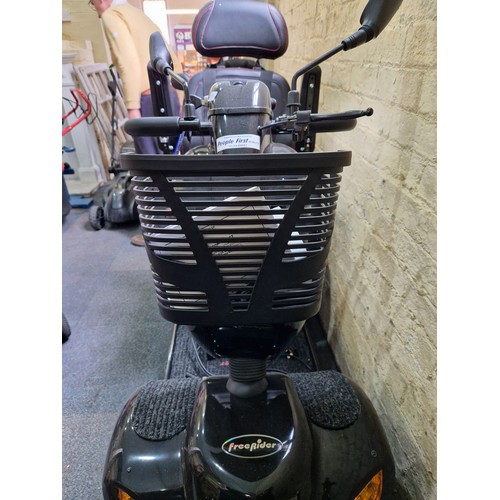 295 - Free Rider FR510-GDX mobility scooter (with V5)