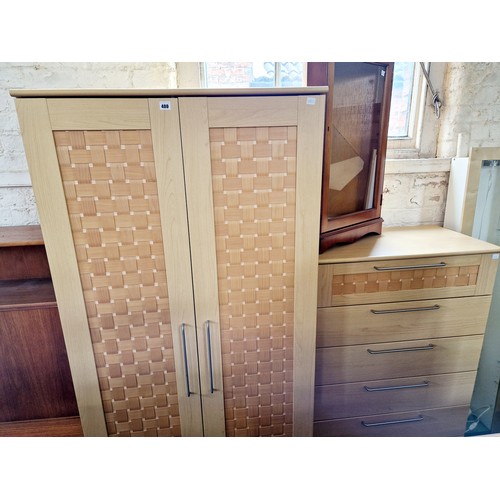 400 - Modern 2-piece bedroom suite comprising double wardrobe and chest of 6 drawers with wooden slat deta... 