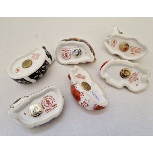 35 - Collection of 6 Royal Crown Derby recumbent cat and dog paperweights incl. Scruff, pair of Puppies, ... 