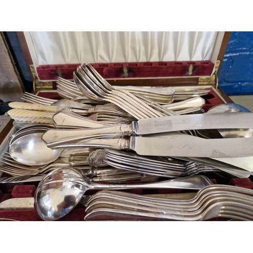 142 - Canteen and various EPNS cutlery