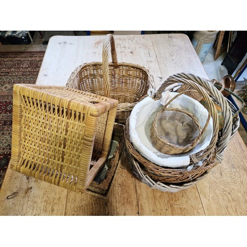 149 - Qty of vintage and modern wicker and sea grass baskets