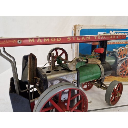 199 - Boxed Mamod model steam tractor