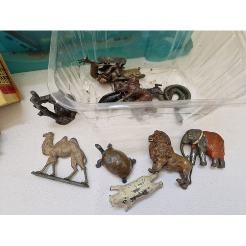 209 - Quantity of vintage lead toys incl. circus animals, carriages, two caravans etc