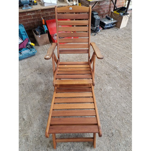 487 - Modern teak steamer chair