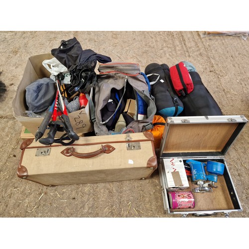 513 - Quantity of camping and outdoor equipment