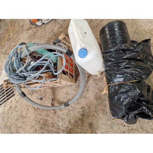 526 - Rope, ratchet strap, spares, roll of plastic etc