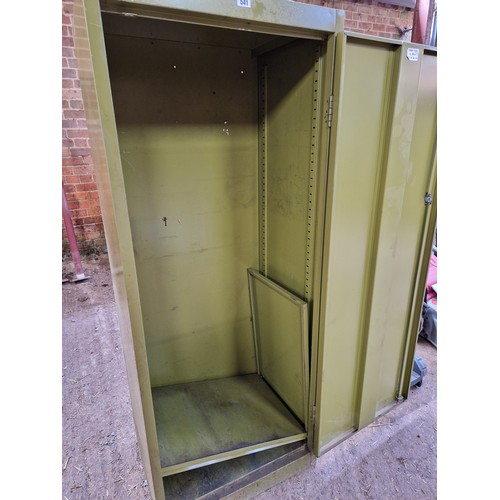 541 - Lockable steel workshop cabinet