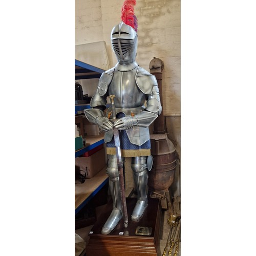 131 - Armadura Siglo XVI suit of armour approx. 175cm tall