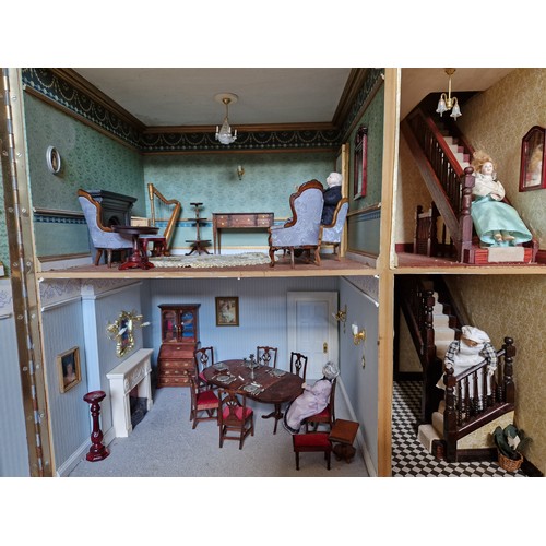 270 - Wooden five bay fronted dolls house and contents