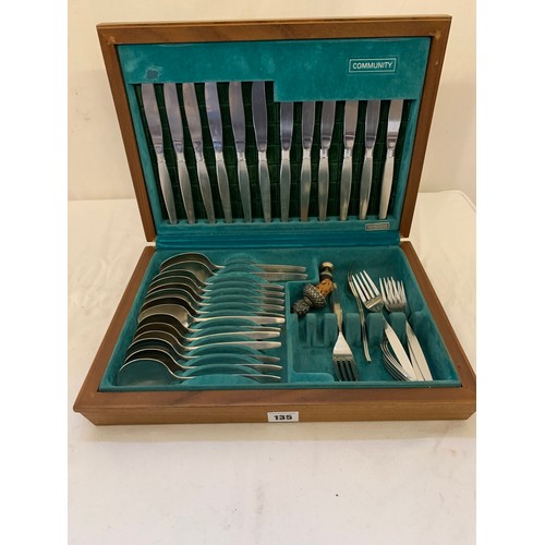 135 - Teak canteen Flexfit community plate cutlery