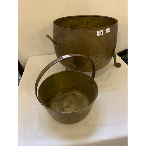 148 - Victorian brass jam pan and brass cauldron on paw feet