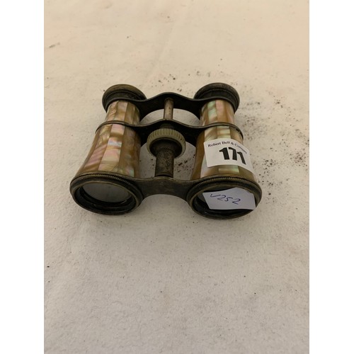 171 - Pair of opera glasses with mother of pearl inlay