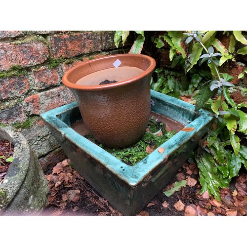 400 - Two coloured terracotta planters