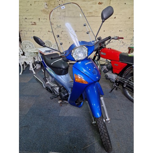 281 - Honda Inova 125 motorcycle 2005 Reg YH05 ONU for spares or repair