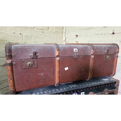 149 - Vintage ribbed cabin trunk