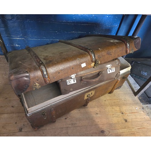 155A - Vintage ribbed cabin trunk with internal tray and small leather boxed suitcase with Furness Warren L... 