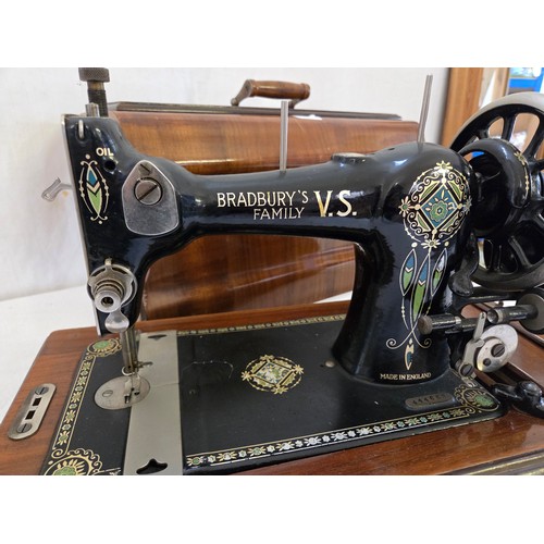 169 - Vintage Bradbury's Family V.S. sewing machine