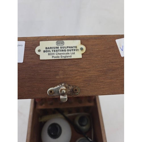 172 - Vintage VDH barium sulphate soil testing outfit