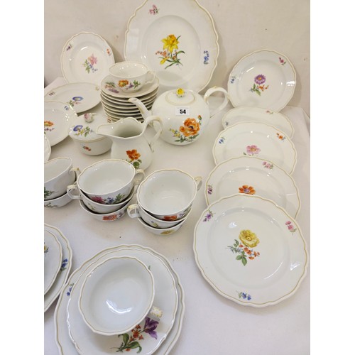 54 - Qty of Meissen floral porcelain tea ware incl. teapot, cream and lidded sugar