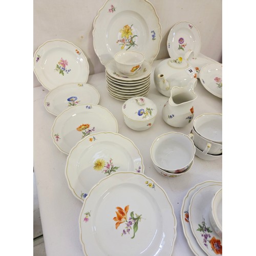 54 - Qty of Meissen floral porcelain tea ware incl. teapot, cream and lidded sugar
