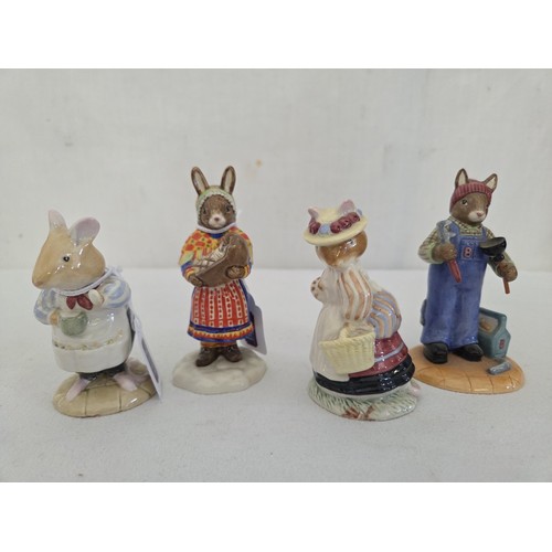 66 - Collection of 4 Royal Doulton Brambly Hedge gloss figurines; Lady Woodmouse, Mr Apple, Summer Laplan... 