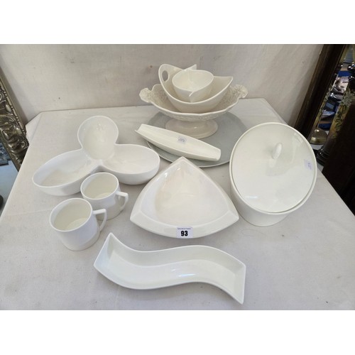 93 - Qty of white ceramic tableware incl. Royal Doulton Fusion white, Jasper Conran by Wedgewood and 10 S... 