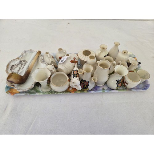 98 - Collection of crested ware etc incl. Goss
